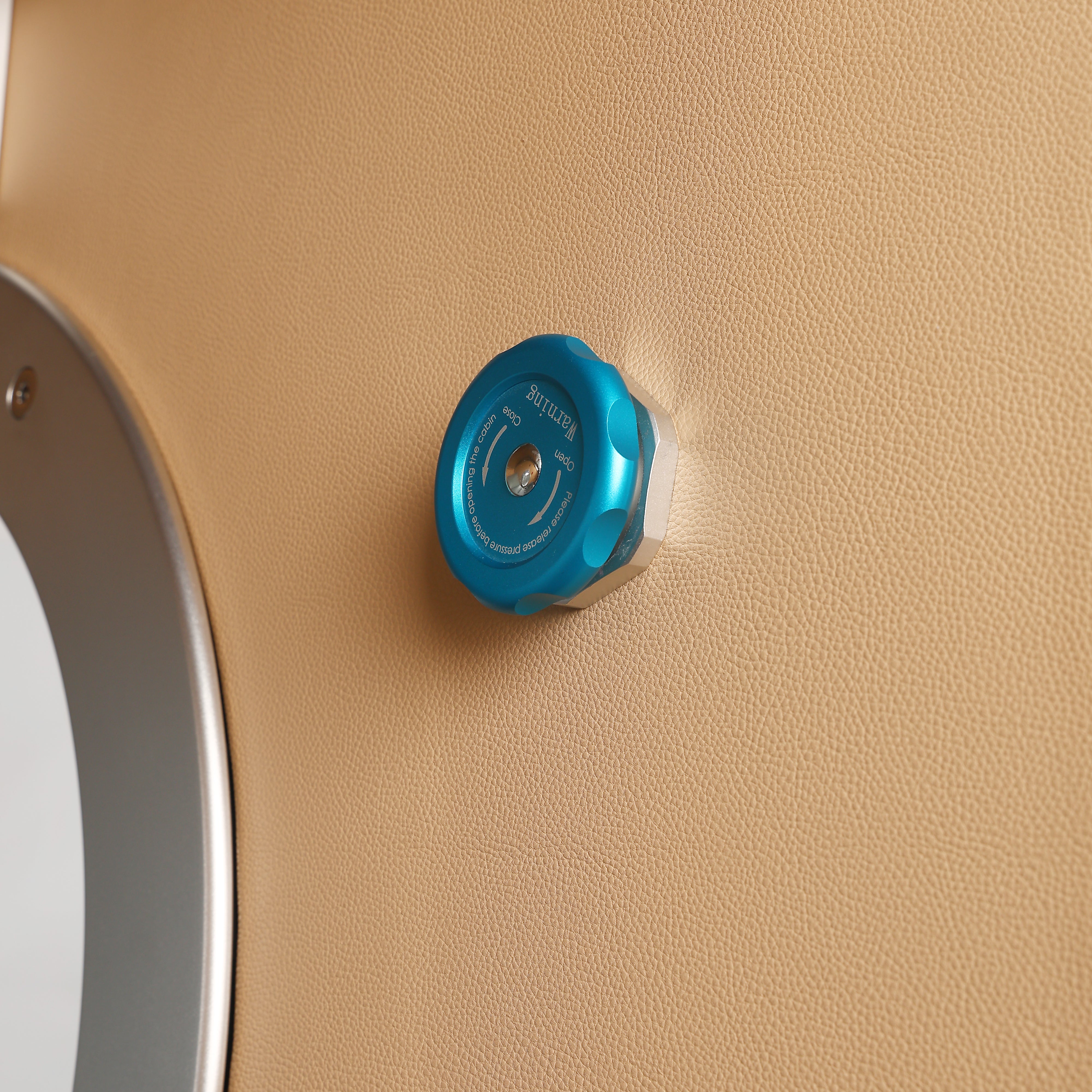 Oxyprime 5 Hard Sided Sitting Hyperbaric Chamber 1.5-2.0 ATA